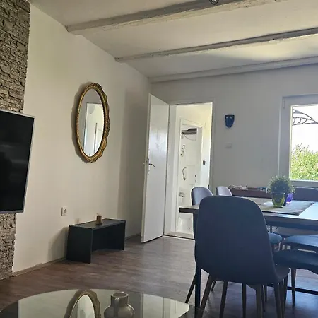 Emona Apartment