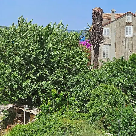 Emona Apartment *