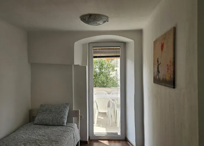 Emona Apartment *